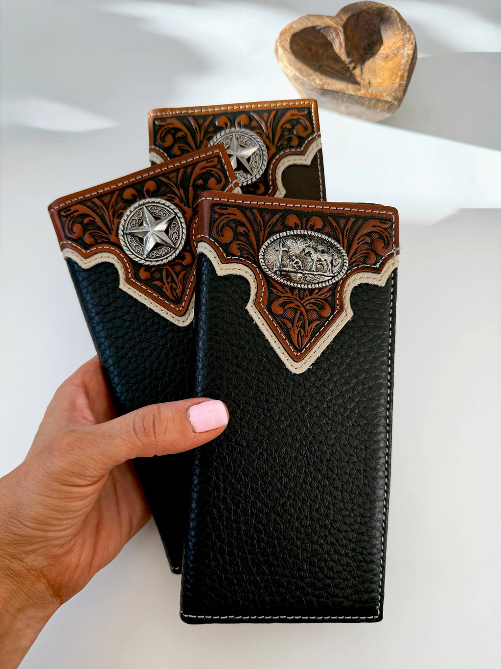 Bifold Wallet Genuine Tooled Leather Bi-Fold Wallet: Star - Black