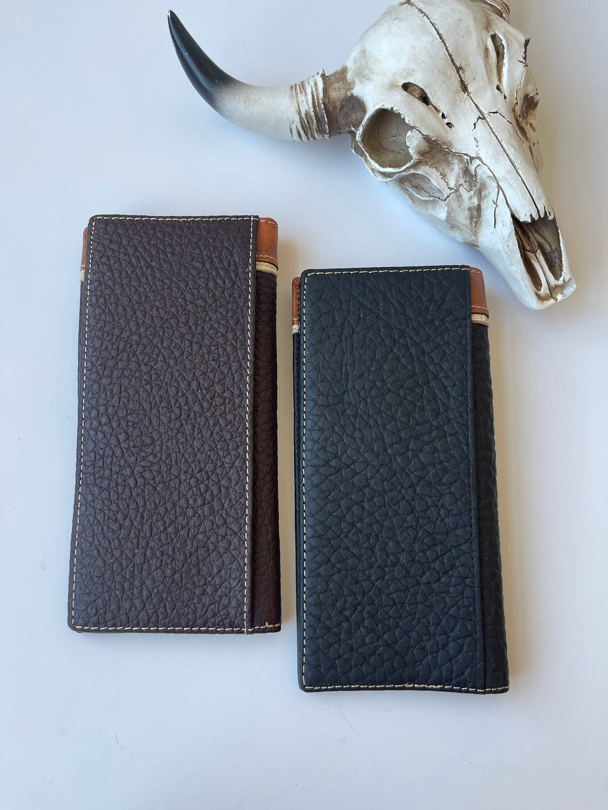 Bifold Wallet Genuine Tooled Leather Bi-Fold Wallet: Star - Black