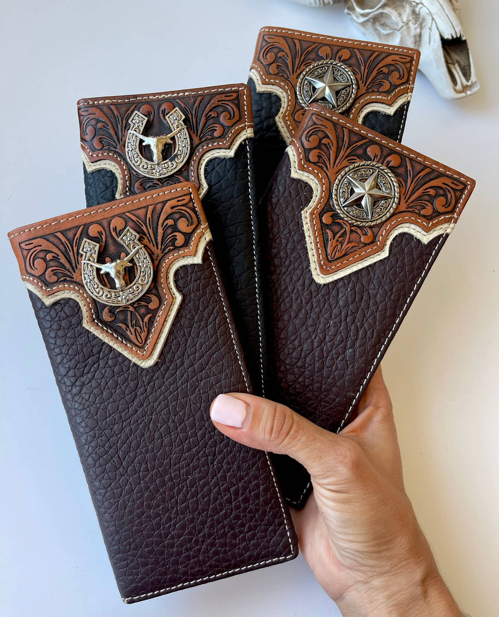 Bifold Wallet Genuine Tooled Leather Bi-Fold Wallet: Star - Black